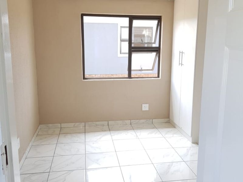 NEW DEVELOPMENT, ALL COSTS INCLUDED, FULL TITLE STANDS. NO DEPOSITS / 100% BONDS (dependent on client profile) - Photo 8