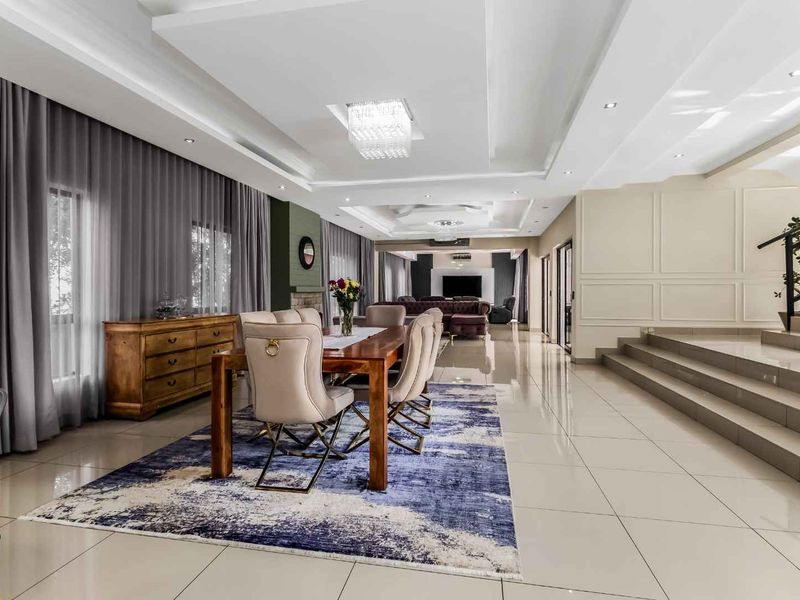 Splendid 5 Bedroom House for Sale in Cedar Creek - Photo 6