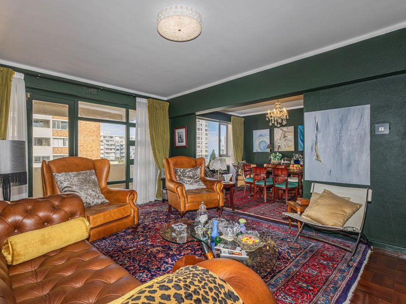 Spacious 4th floor corner apartment with prime location - Photo 3