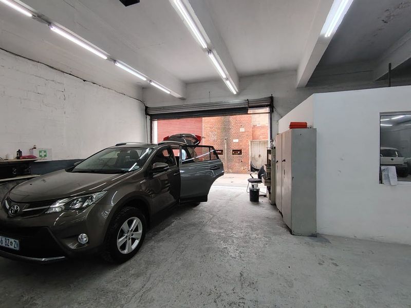 550 m2 workspace for lease in Durban - Photo 9