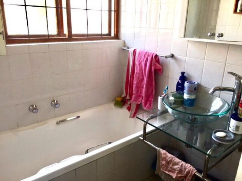 1 bedroom Apartment in MORNINGSIDE - Photo 9