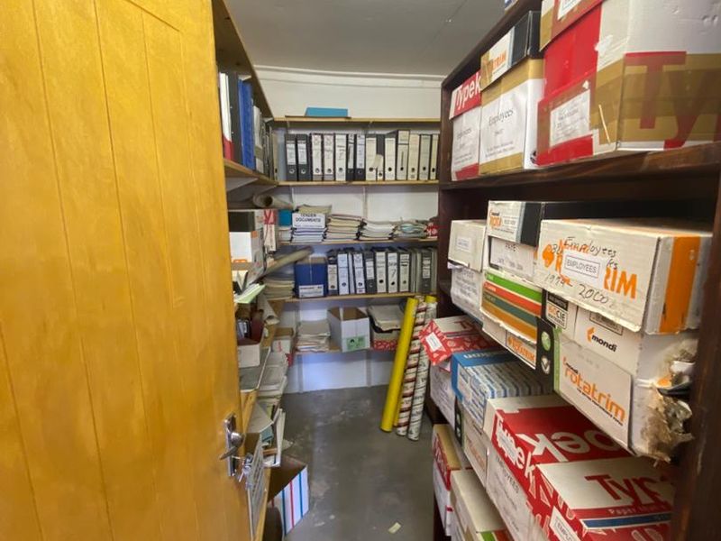 🌇 Prime Commercial Investment – Eros, Windhoek - Photo 9