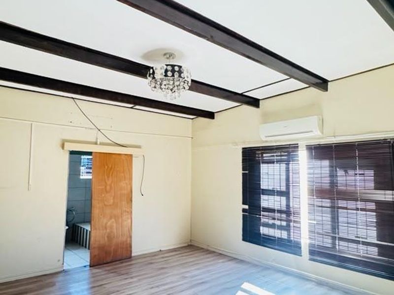 HOUSE FOR RENT - Photo 2