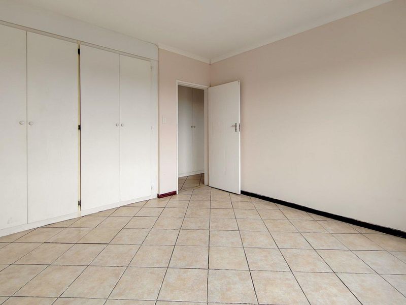 Perfect 2Bedroom Ground Floor Apartment! - Photo 9