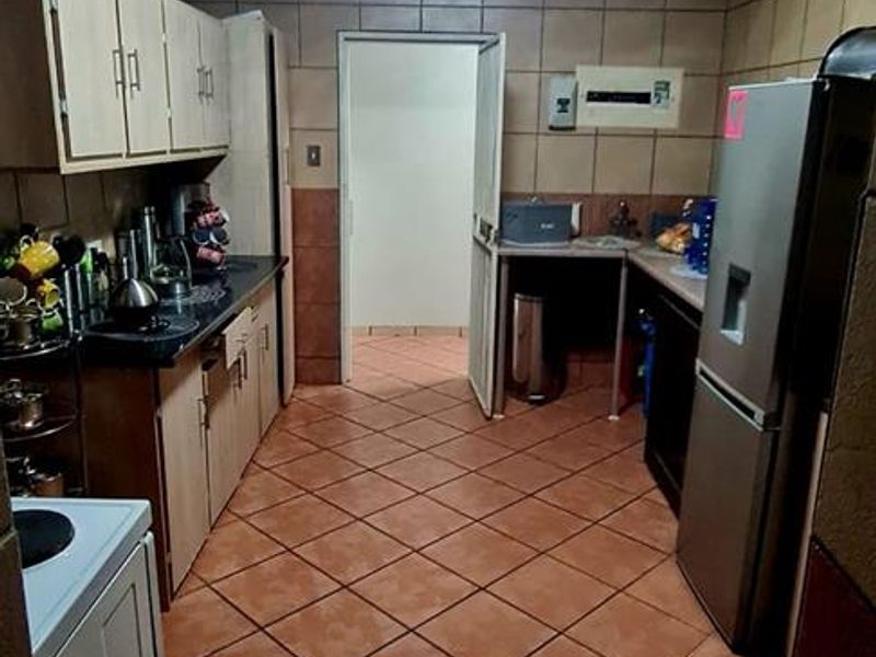 3 Bedroom House For Sale in Vanderbijlpark SE - Photo 6