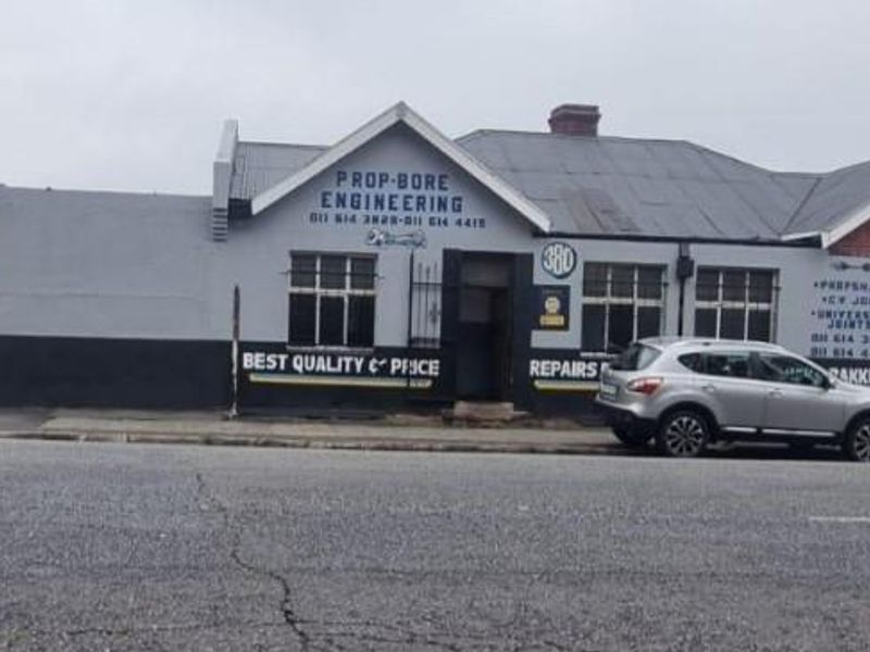Commercial property - well maintained property - Photo 1