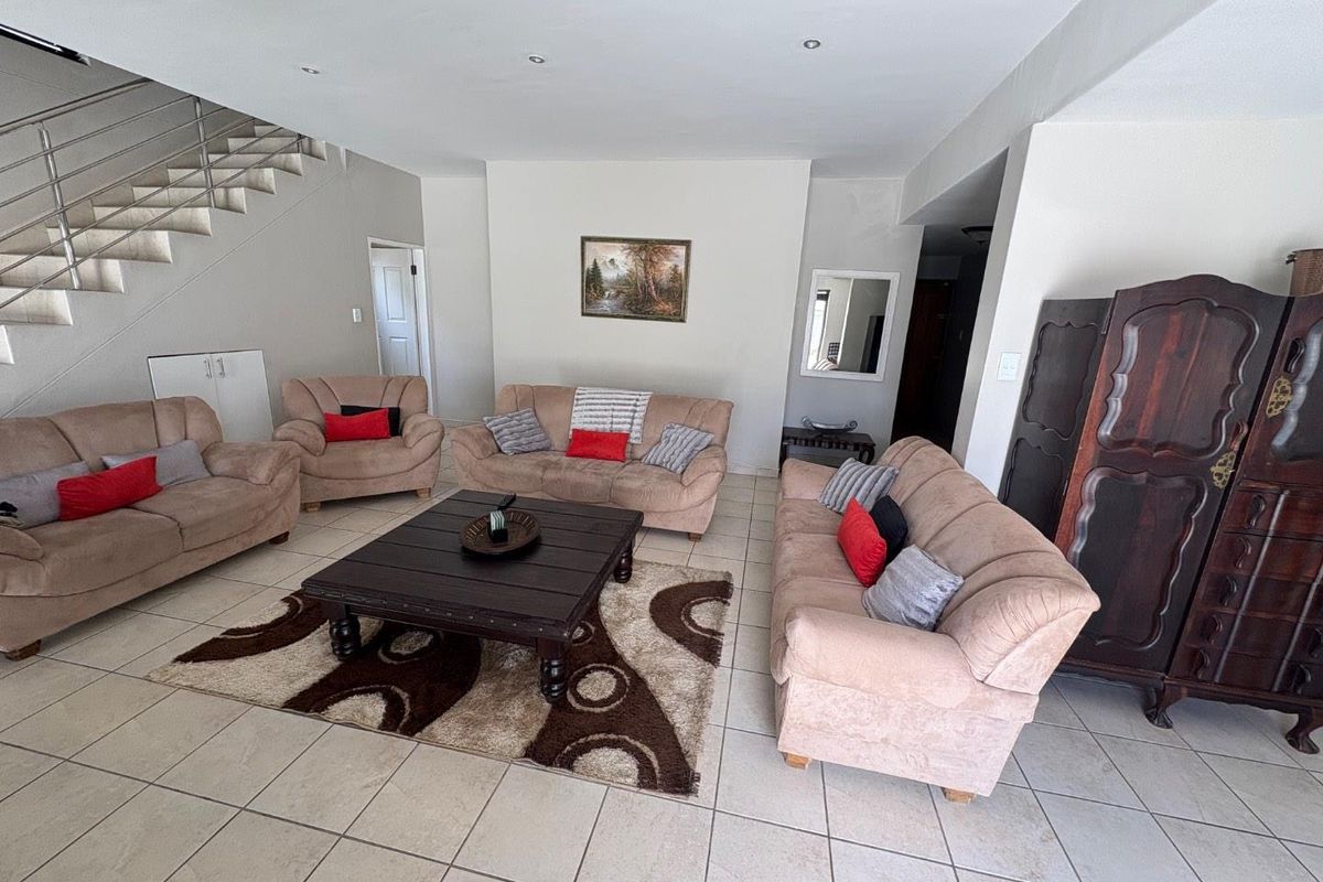 Furnished 4 Bedrooms House To Rent in Meersig - Photo 3