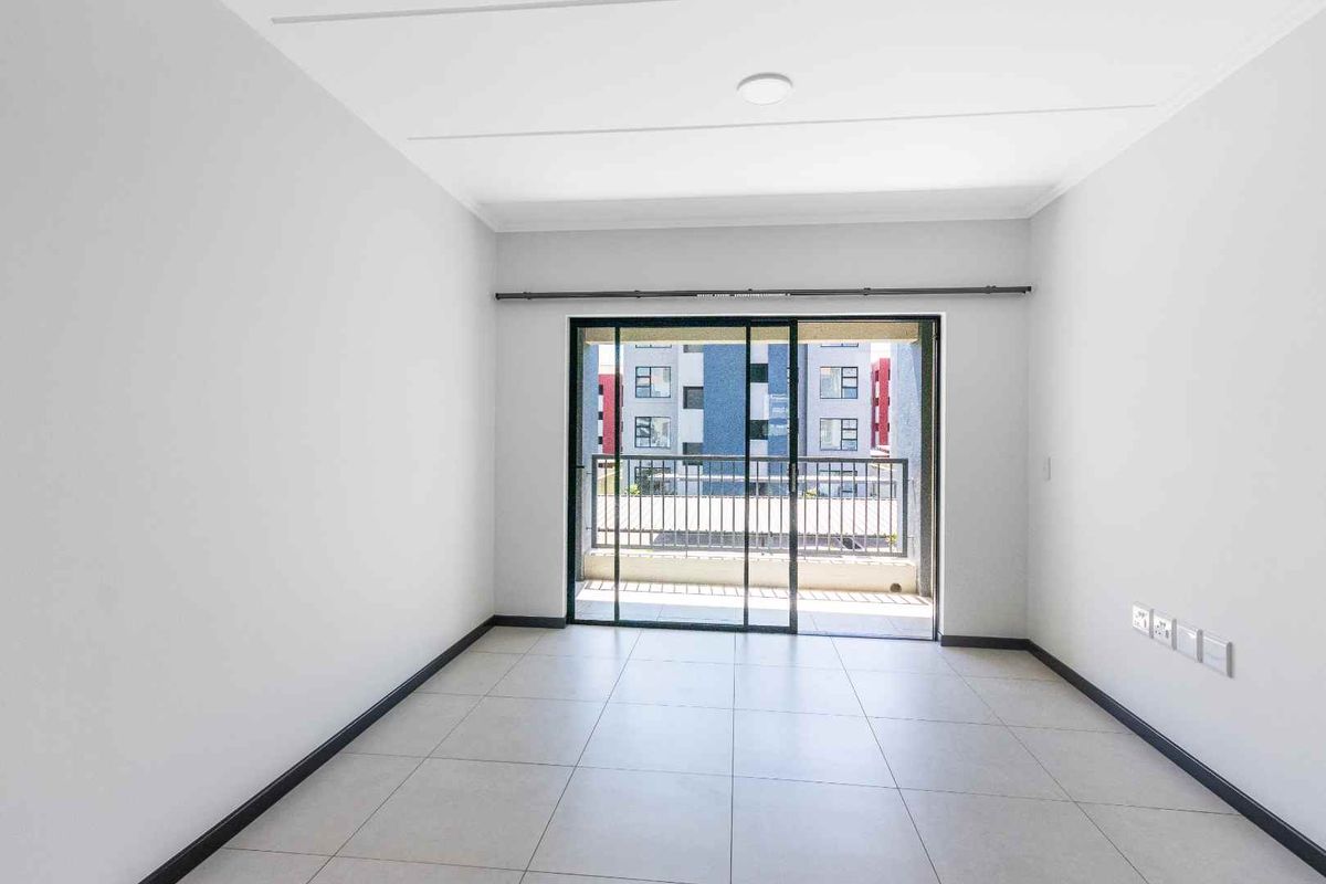 Two Bedroom Apartment in Secure Estate - Photo 5