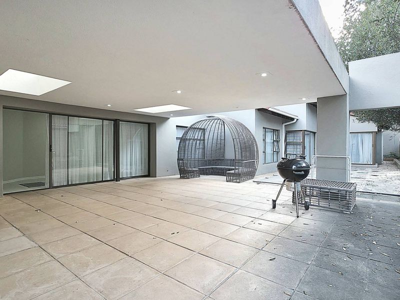 Exceptional Spacious Secure 3 Bedroom Sandown Cluster With Swimming Pool - Photo 10