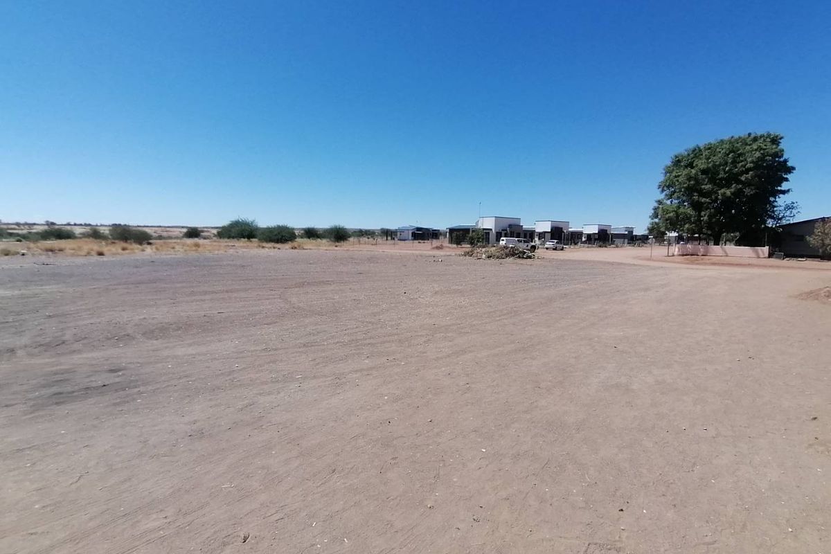 WELL-LOCATED LARGE RESIDENTIAL ERF FOR SALE IN MARIENTAL - Photo 4