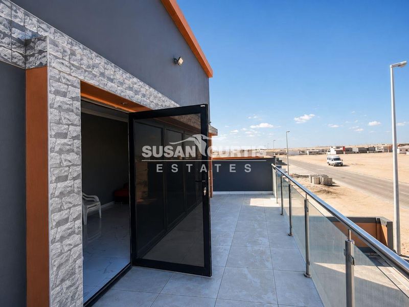 Luxury Family Living in Desert Park - Photo 7