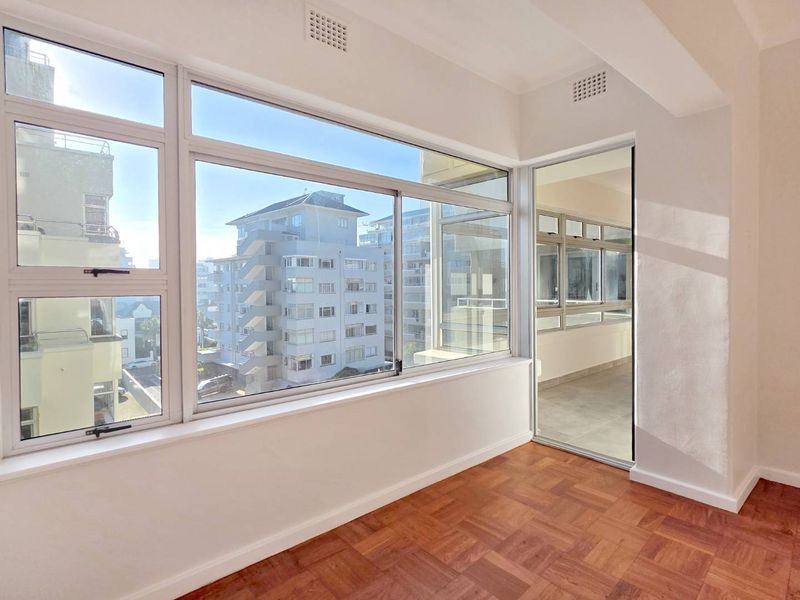 Unfurnished and Immediately available in Sea Point - Photo 10