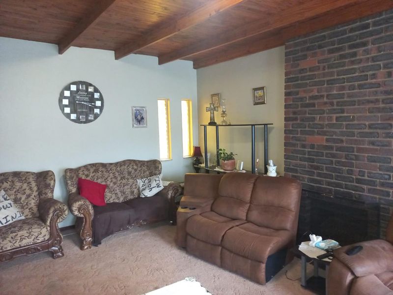 Beautiful Family Home for sale in very popular Lyttelton Manor!! - Photo 5