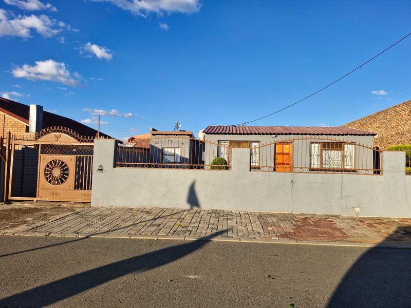 2 Bedroom house for sale in Mamelodi West. - Photo 4