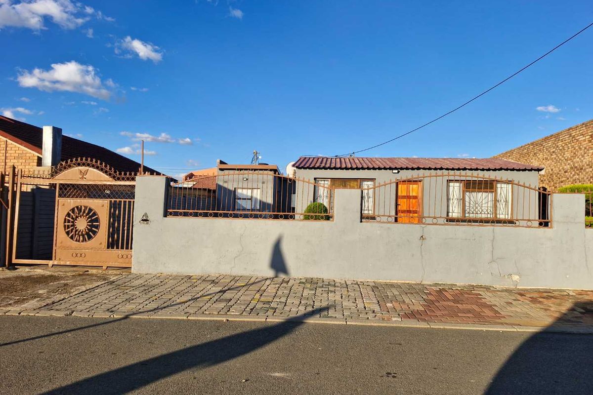 2 Bedroom house for sale in Mamelodi West. - Photo 4