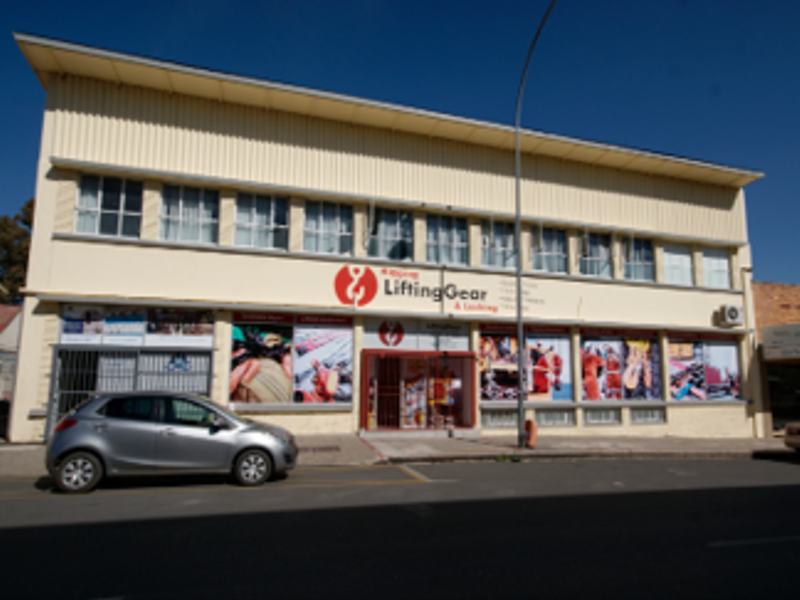 Retail space street level - Photo 1