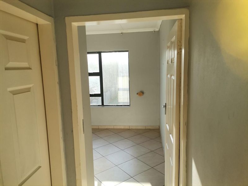 Stunning 2 Bedroom apartment in sought after estate - Photo 10