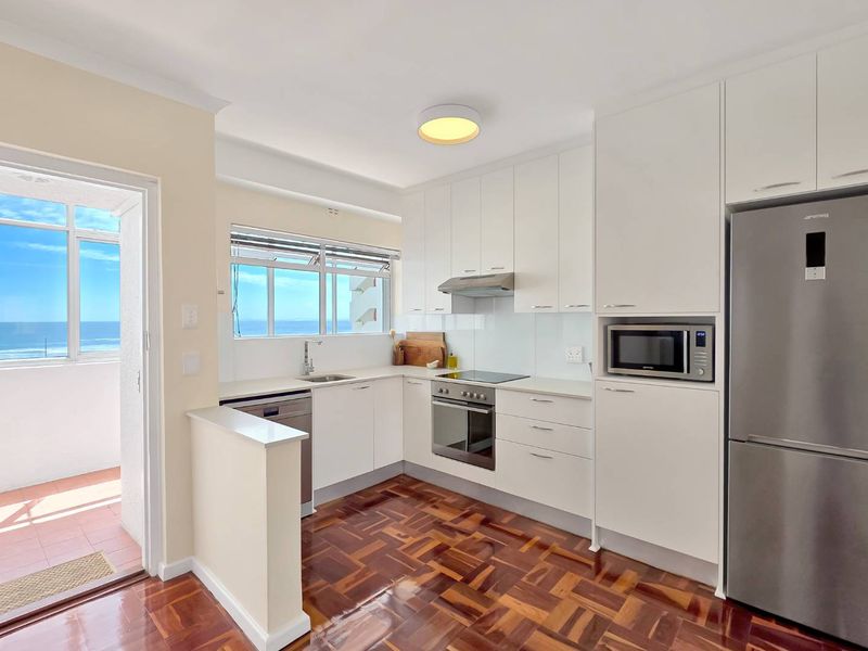 Above the Crowd ! - Photo 4