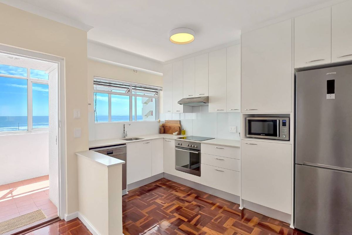 Above the Crowd ! - Photo 4