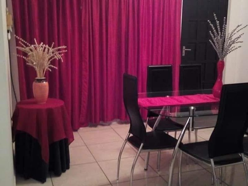2 Bedroom house & 3 Flats for sale in Tamariskia, Swakopmund. - Photo 8