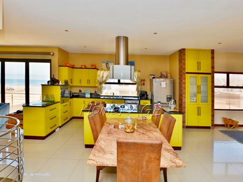 Vogelstrand, Swakopmund:  Large, Comfortable, Upmarket 5 Bedr Home is for Sale - Photo 5