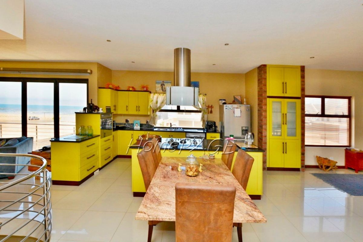 Vogelstrand, Swakopmund:  Large, Comfortable, Upmarket 5 Bedr Home is for Sale - Photo 5