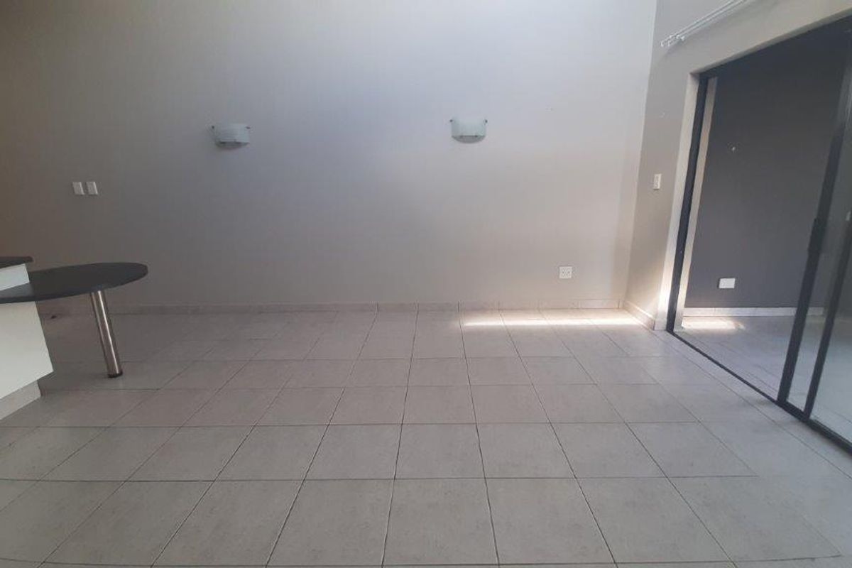 Sole Mandate !!! Beautiful Apartment For Sale in Palm Lakes Estate - Photo 4