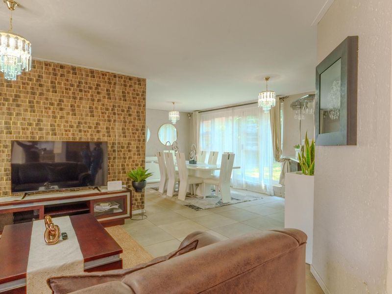 Modern, 3 Bedroom, 2.5 Bath, Staff Accomodation - Photo 5