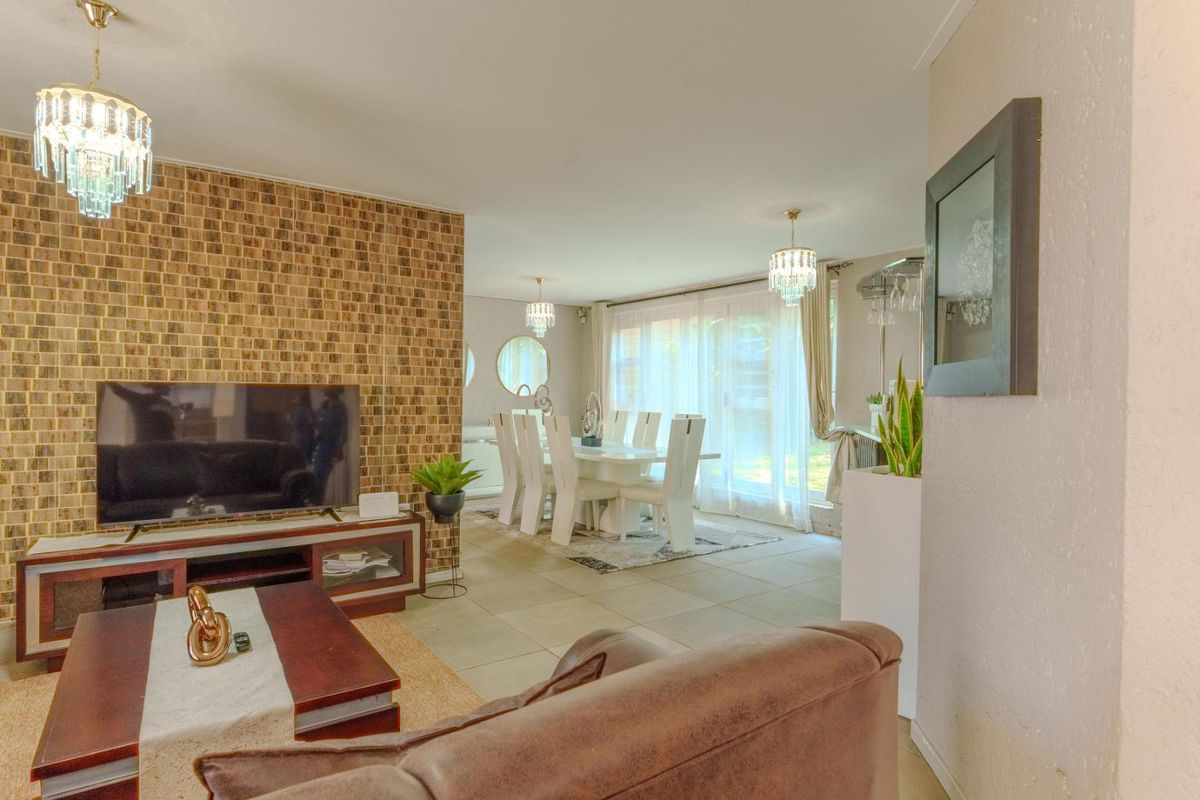 Modern, 3 Bedroom, 2.5 Bath, Staff Accomodation - Photo 5