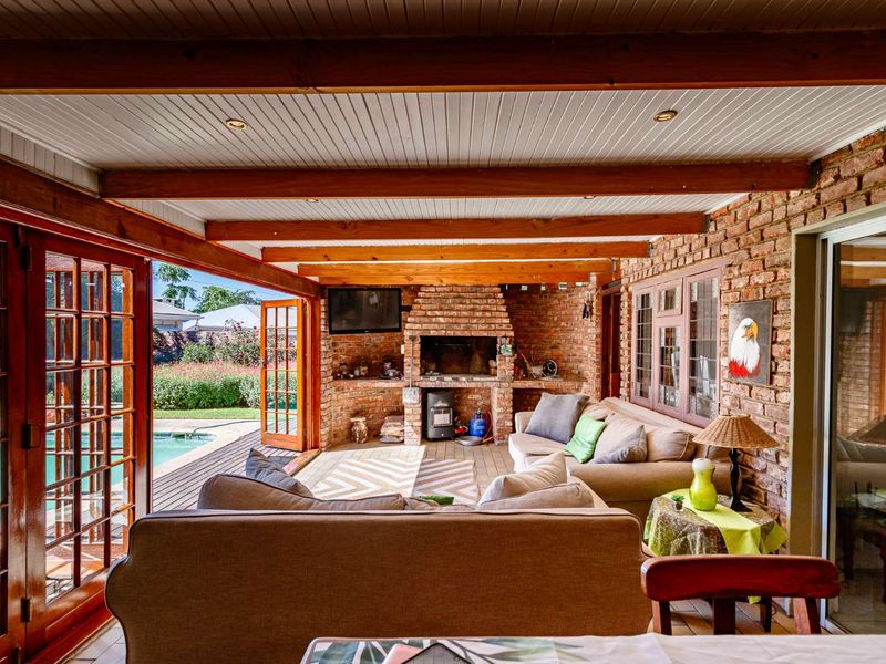 Elegant Family Estate with Pool, Indoor Braai & Off-Grid Living in Kirkwood - Photo 6