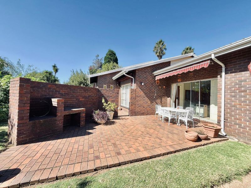 Spacious Family Home with Pool & Braai Area - Photo 4