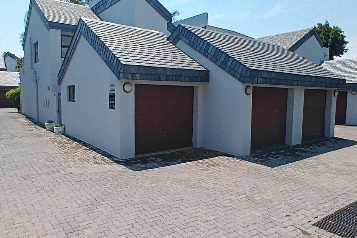 Lock-Up-and-Go Living: Ideal for Investors & First-Time Buyers! - Photo 2