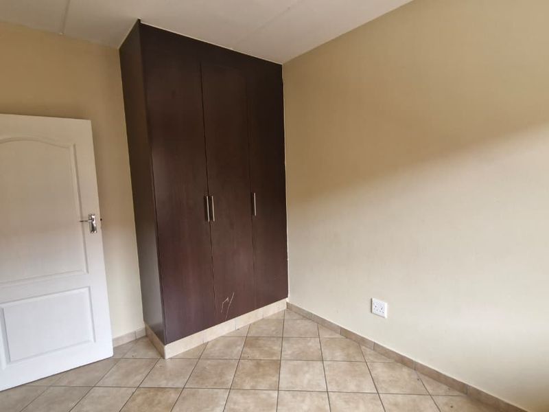 2-Bedroom Gem: Sleek Urban Living at Nehemiah, Kempton Park - Photo 10