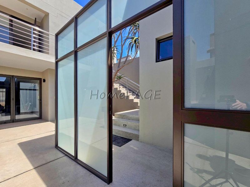 Long Beach Ext 1, Walvis Bay:  5 Bedr Beachfront Home is for Sale - Photo 7