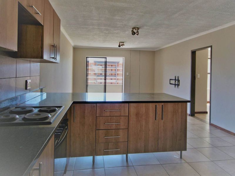 2 bedrooms Apartment in ECO PARK 50% off first months rent - Limited-Time Offer!" - Photo 2