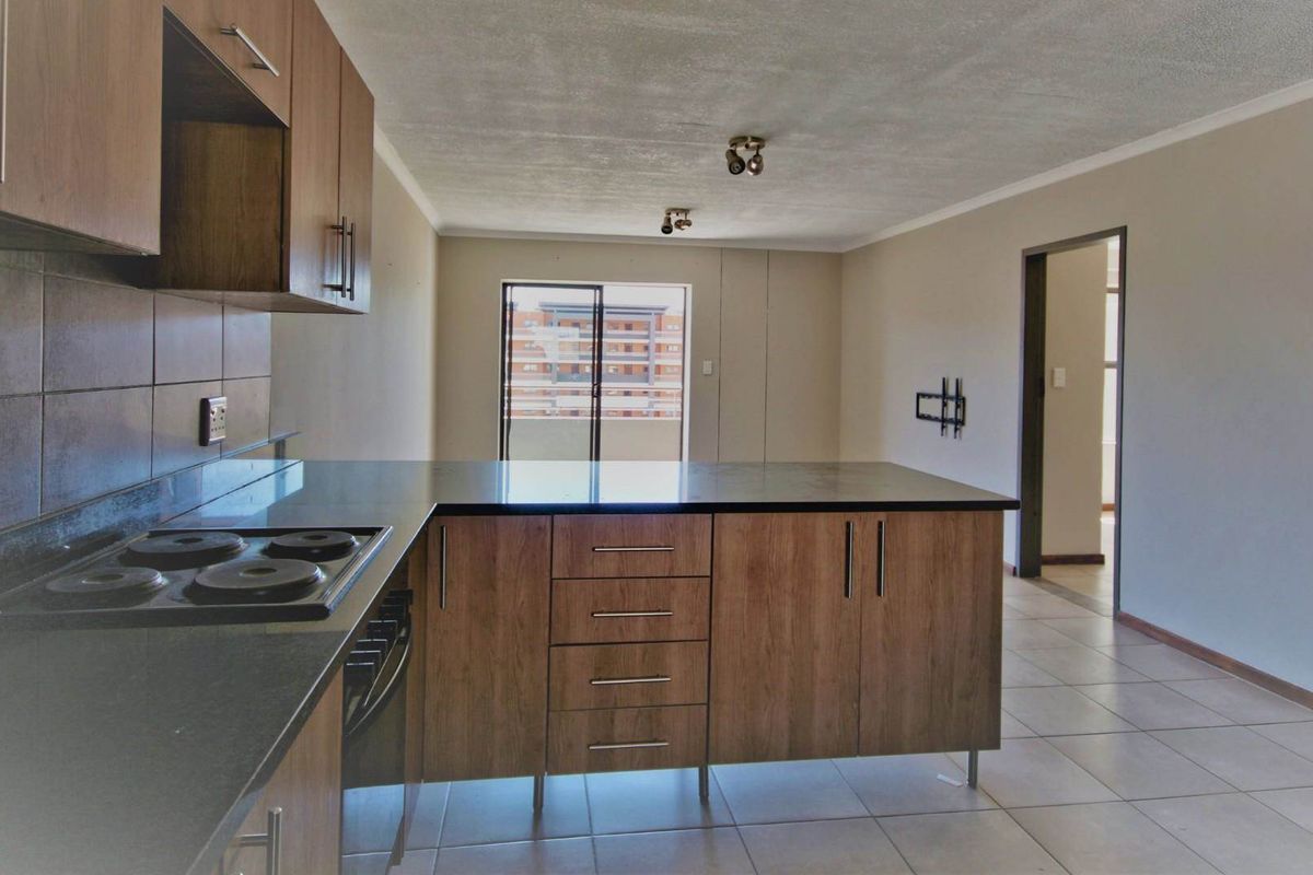 2 bedrooms Apartment in ECO PARK 50% off first months rent - Limited-Time Offer!" - Photo 2