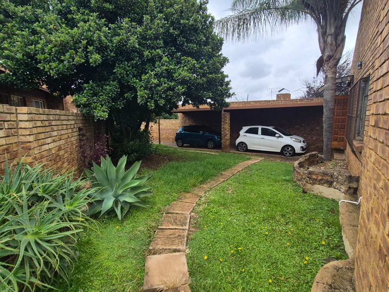 Ferreira Close: Where comfort meets charm, and your future begins - Photo 3