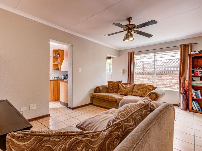 SECURE, PEACEFUL LIVING - PET FRIENDLY and LOW LEVY too! - Photo 7