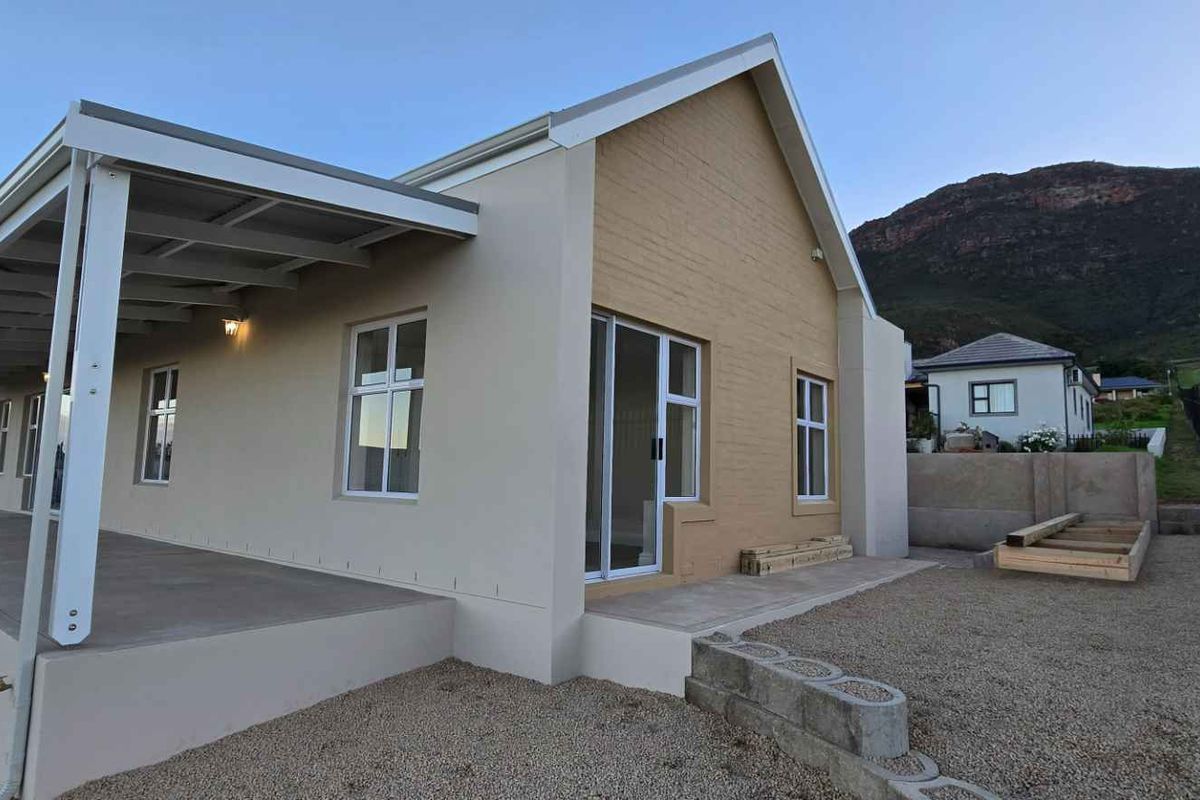 Your Mountain Retreat: New Home with Estate Amenities & Views - Photo 4