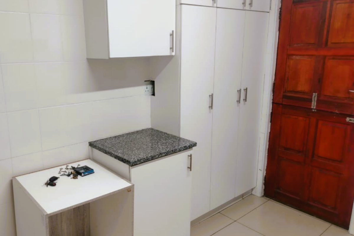 Home to let Unit 8 Phoenix - Photo 3