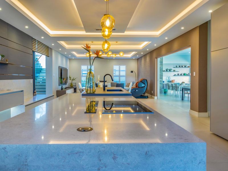 Unveiling Serenity: Luxurious Living at Its Finest in Waterfall Country Estate. - Photo 5