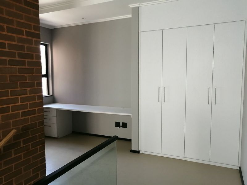 Modern Luxurious Cluster for the Executive - Photo 7