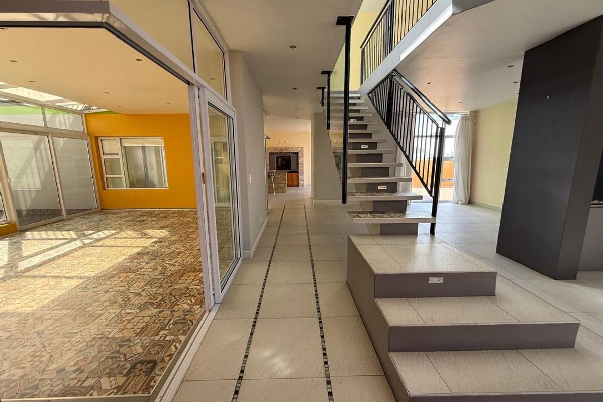 TO LET- 4 BEDROOM, 3 BATHROOM FAMILY HOME IN KRAMERSDORF, SWAKOPMUND, NAMIBIA - Photo 3