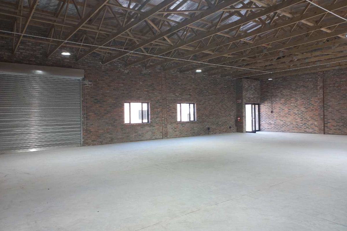 Single level warehouse space, Fairview. Available immediately! - Photo 5