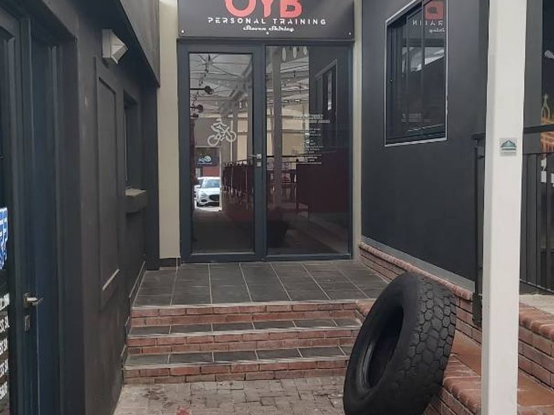 Mixed use Premises to let on Main Road Walmer. - Photo 3