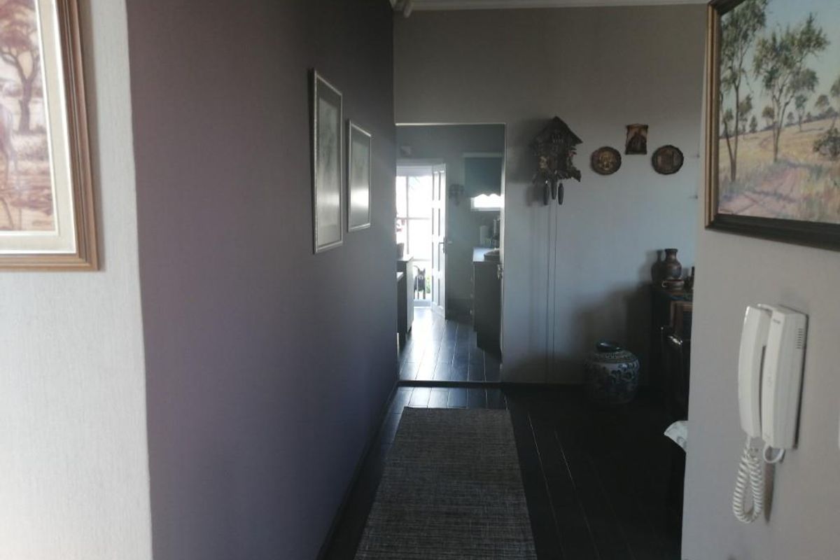 HUGE - BEAUTIFUL - PERFECT LOCATION - CENTRAL SWAKOPMUND - Photo 3