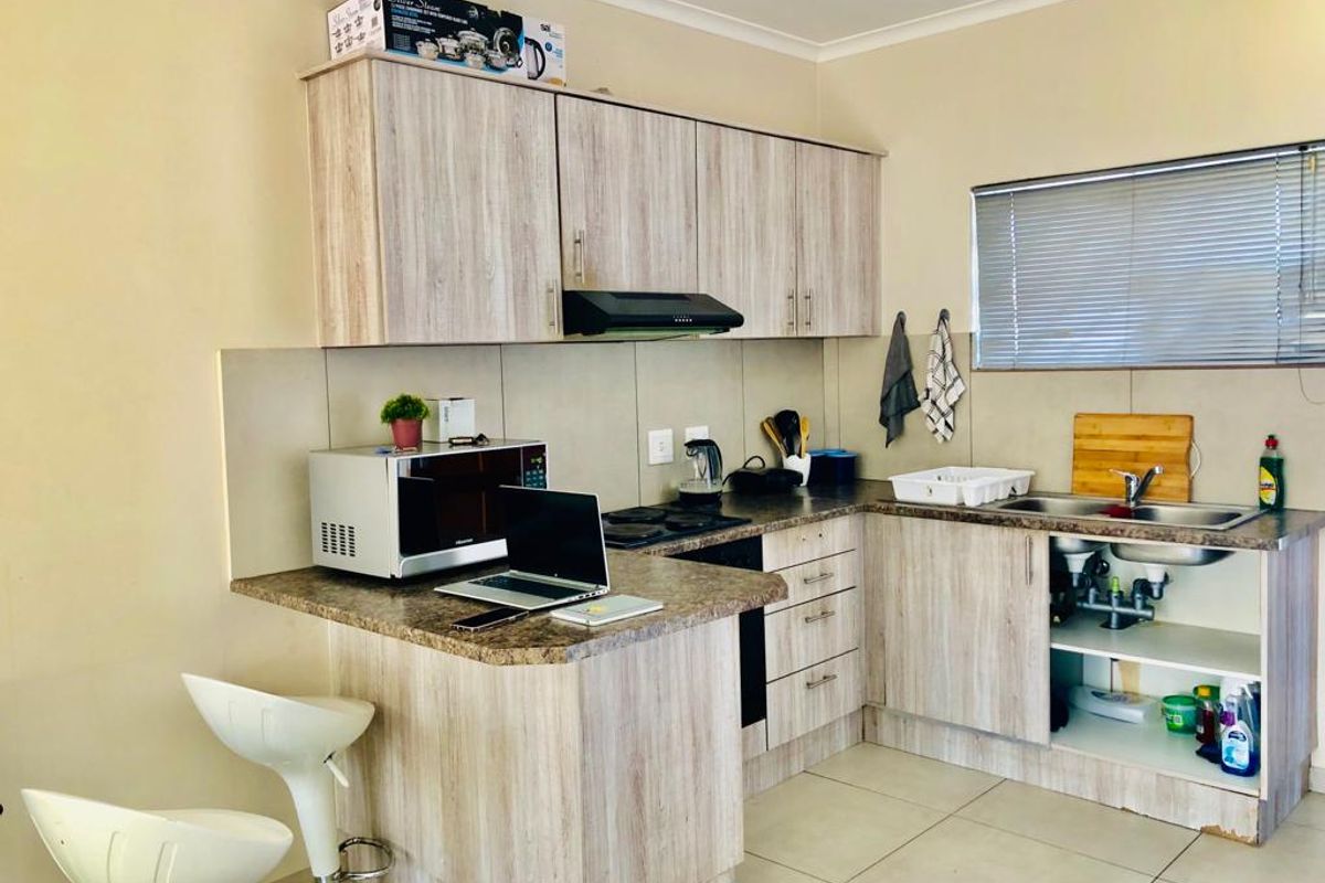 2 Bedroom Townhouse For Sale in Rocky Crest - Photo 3