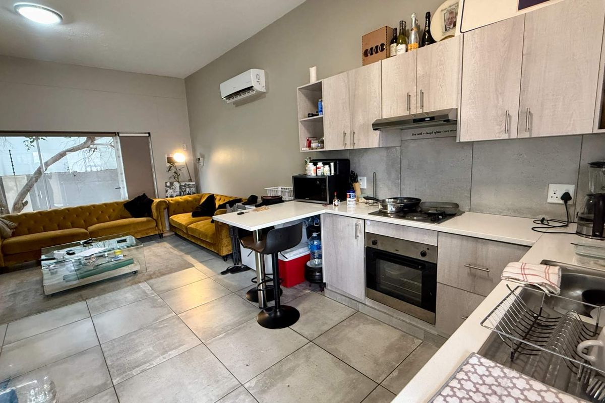 KLEIN WINDHOEK - NS1 520 000 - CLOSE TO AMENTIES! - Photo 2