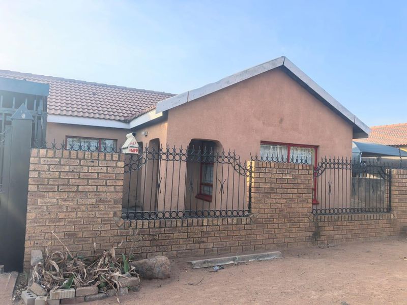3 bedrooms house for sale in Soshanguve F - Photo 2