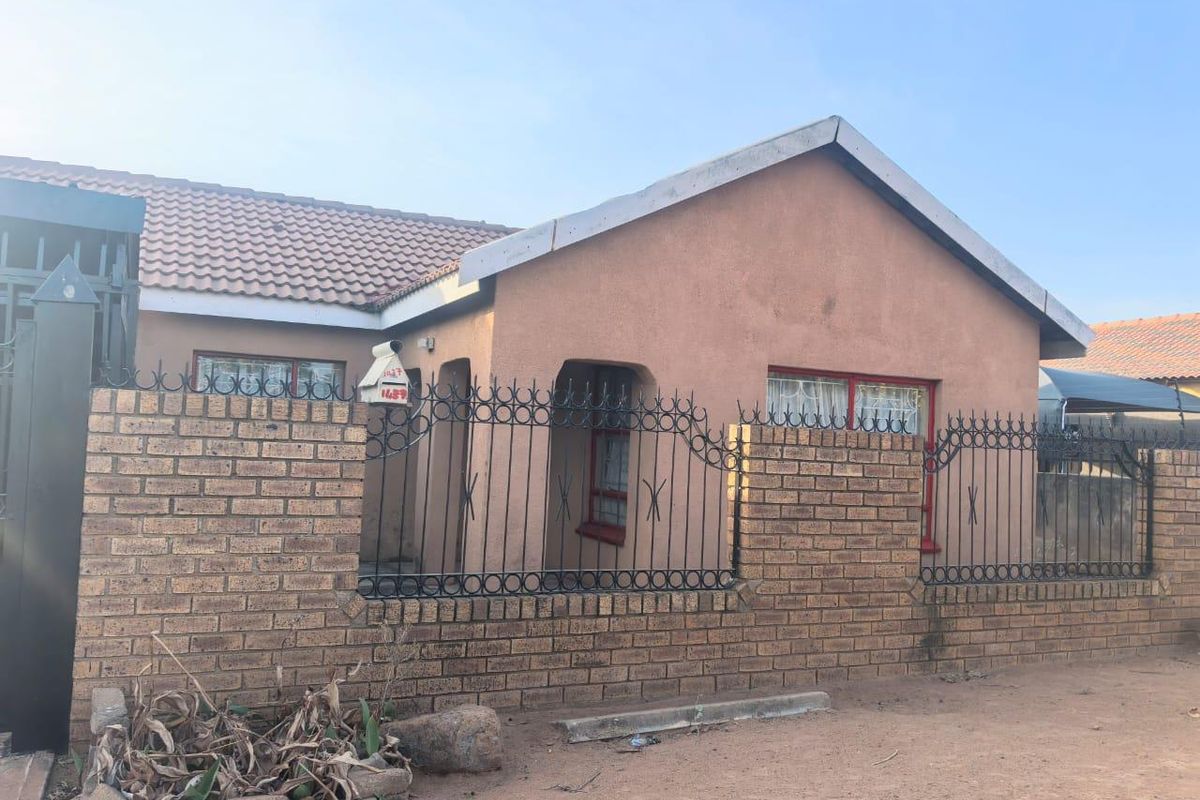 3 bedrooms house for sale in Soshanguve F - Photo 2